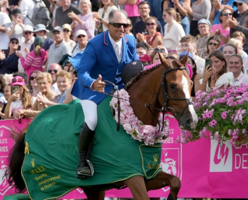 presentation; grand prix; 584, CARISSIMO 25, Aaron VALE; Sportfot